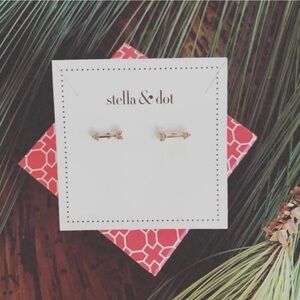 Stella & Dot On the Mark Studs-Gold Arrow Studs